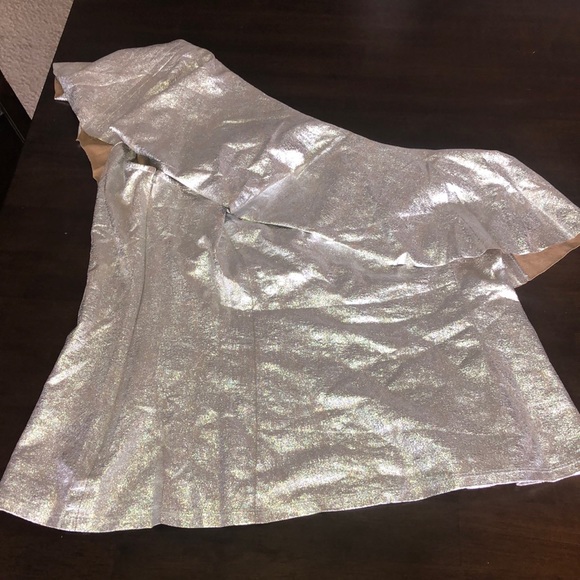 Women’s Off-Shoulder Dress Up Top! - Picture 4 of 6